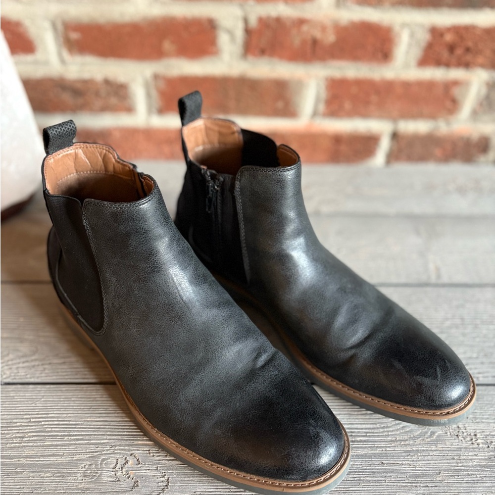 Steve Madden Black Leather Chelsea Boots
